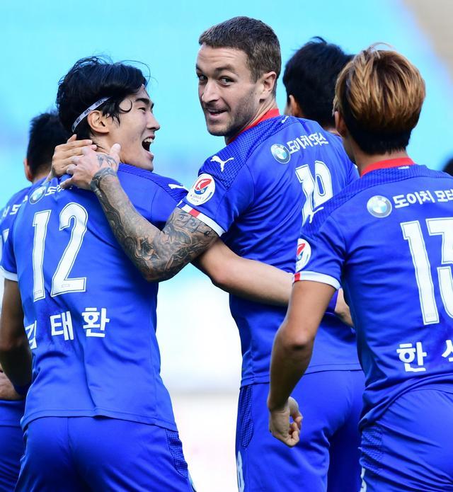 九游娱乐官方网站入口-包含犹他爵士内部会议纪要流出——转会期豪取连胜，亚冠使命明确，年轻球员得到机会的词条